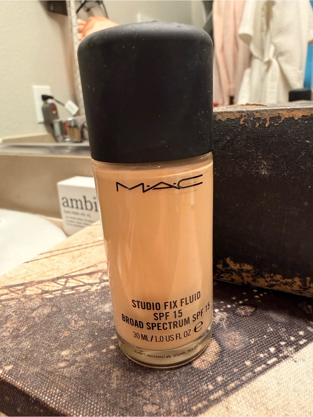 MAC Cosmetics Studio Fix Fluid Foundation - Warm Tan
